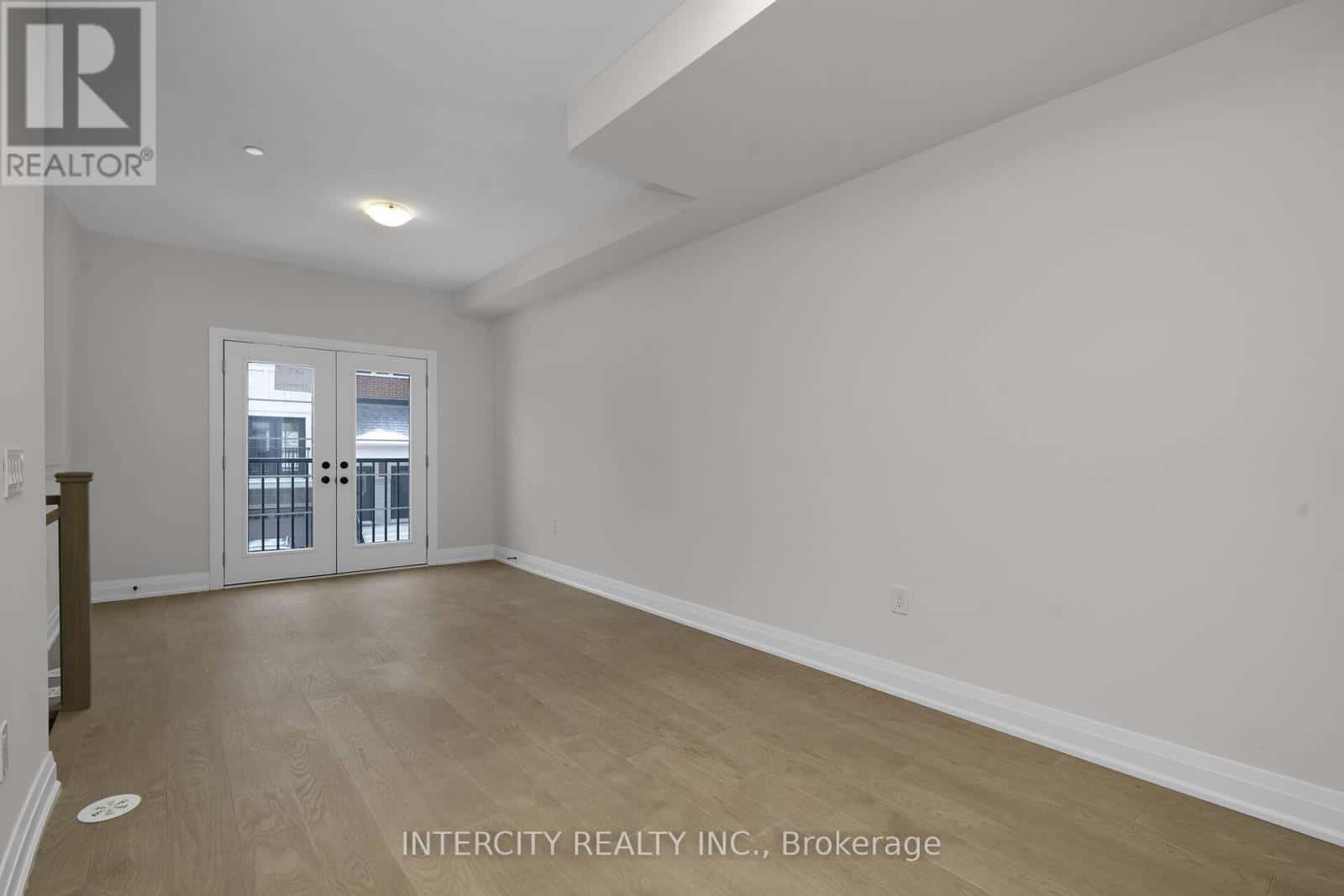 UNIT 5 - 19 MARRET LANE — Clarington (Newcastle) - Photo 3 of 24