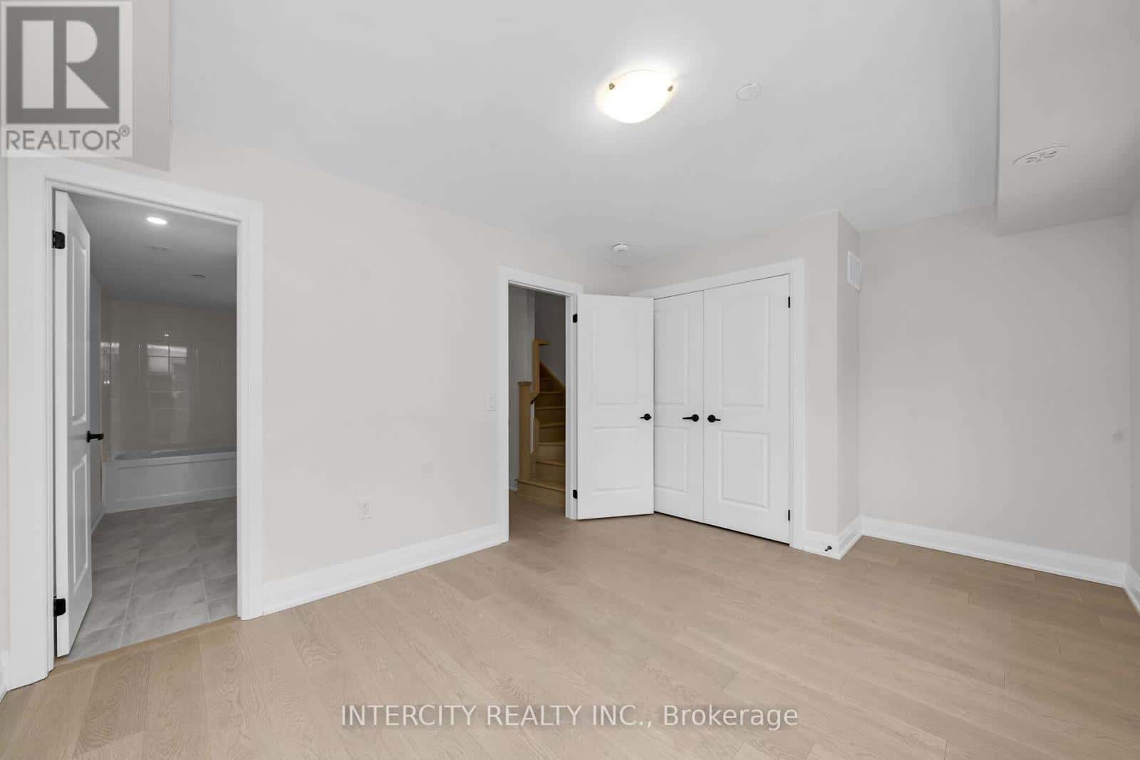 Clarington (Newcastle) — Clarington (Newcastle) - Photo 2 of 24