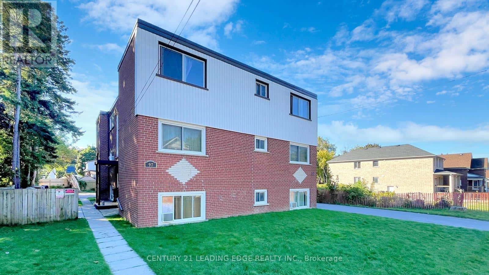 Oshawa (O'Neill) — Oshawa (O'Neill) - Photo 3 of 8