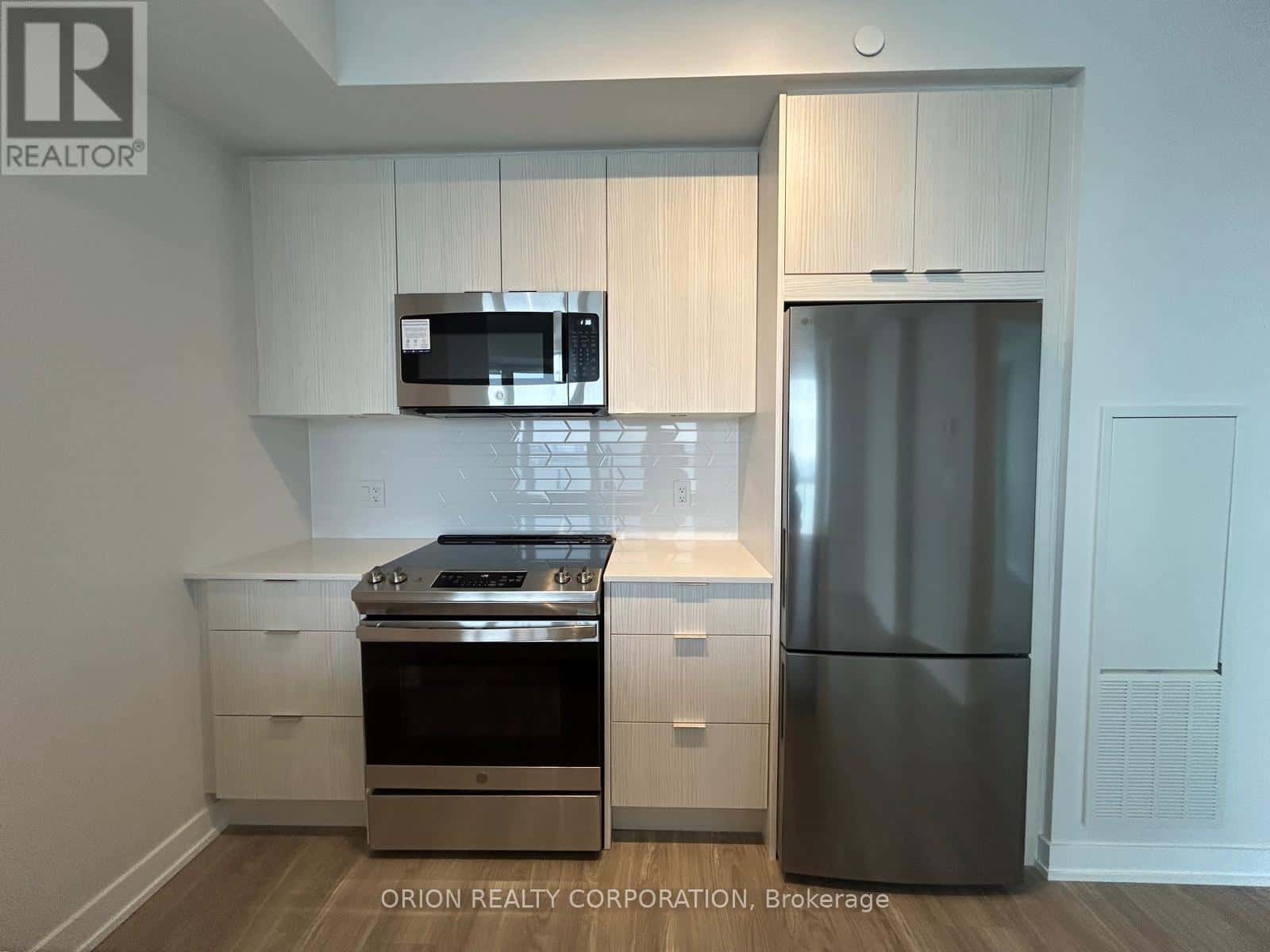 Mississauga (City Centre) — Mississauga (City Centre) - Photo 2 of 25