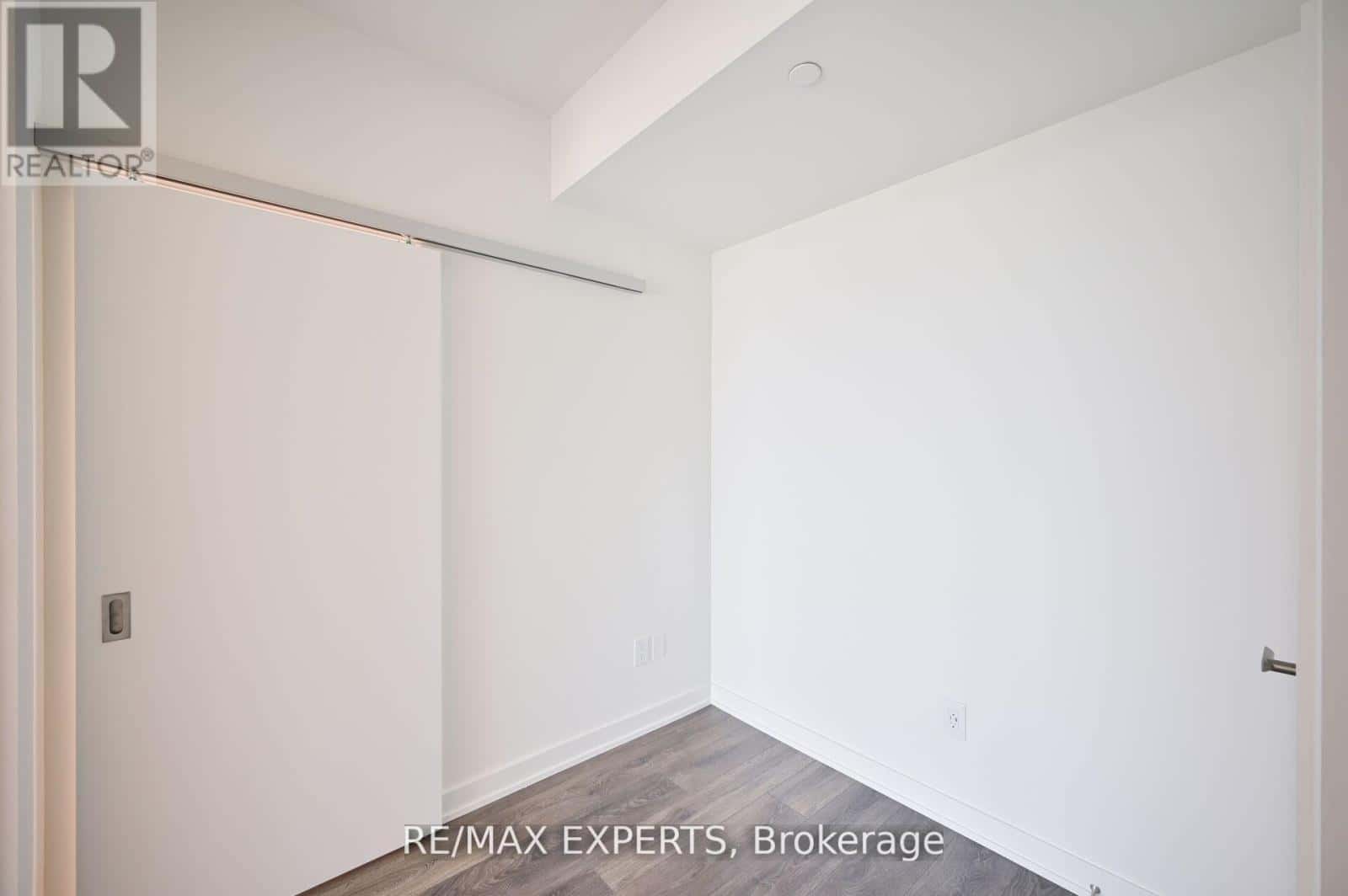 Mississauga (Port Credit) — Mississauga (Port Credit) - Photo 5 of 24