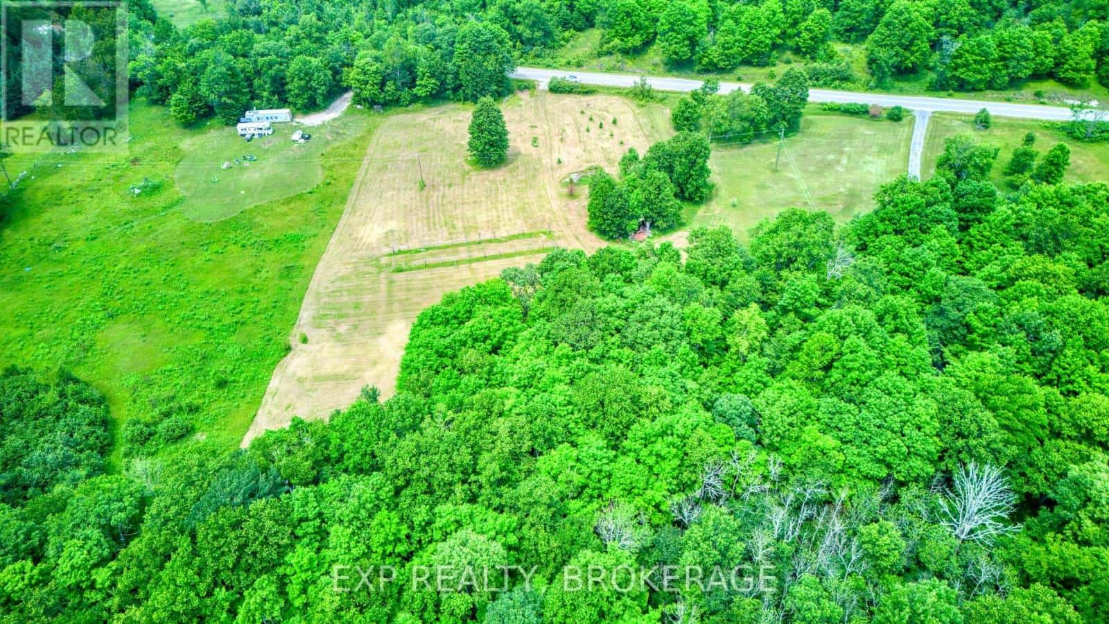 Frontenac (Frontenac Centre) — Frontenac (Frontenac Centre) - Photo 2 of 37