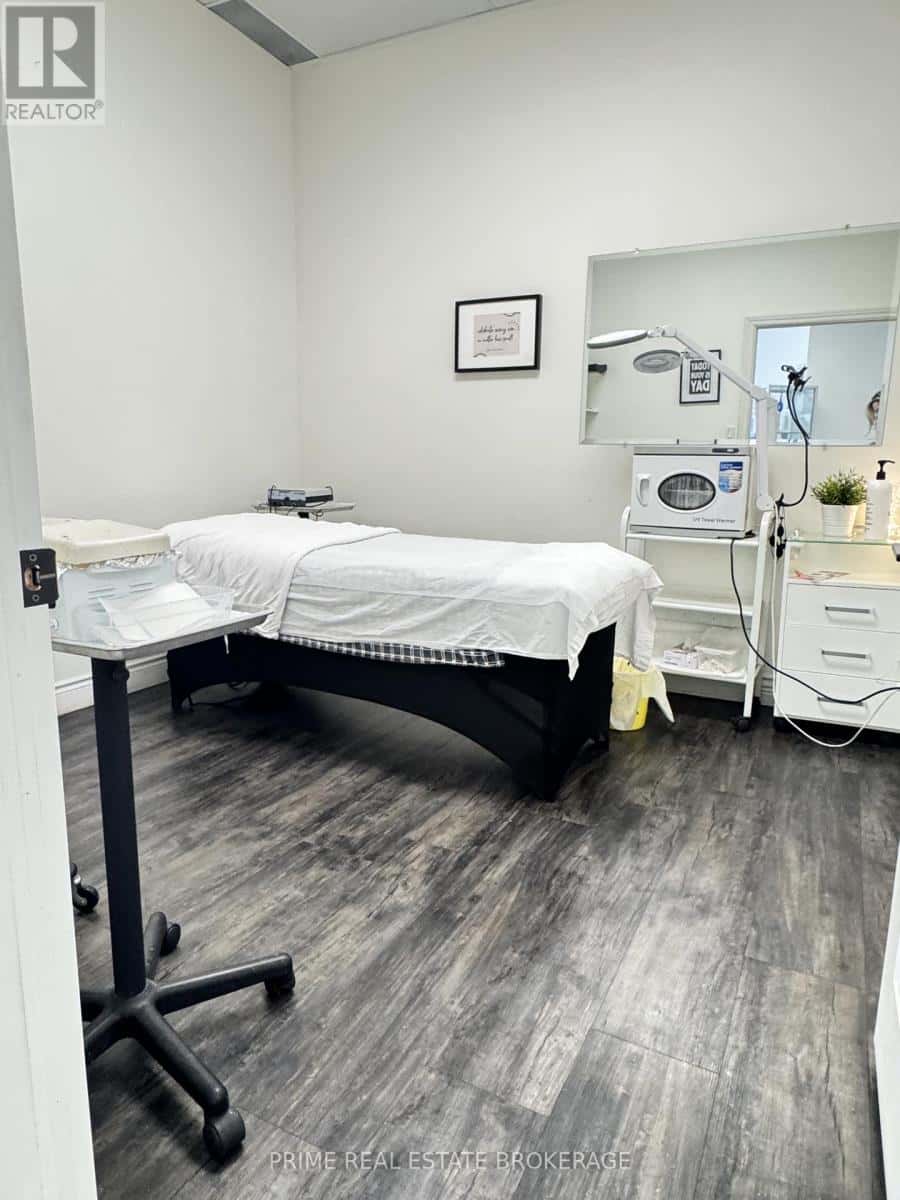 London North (North N) — London North (North N) - Photo 4 of 20