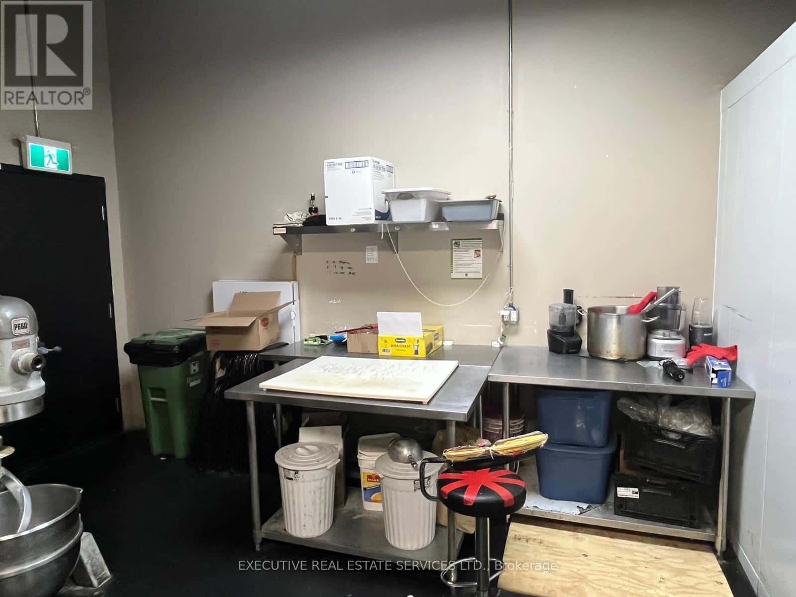 140 HIGHWAY 8 — Hamilton (Stoney Creek) - Photo 3 of 11