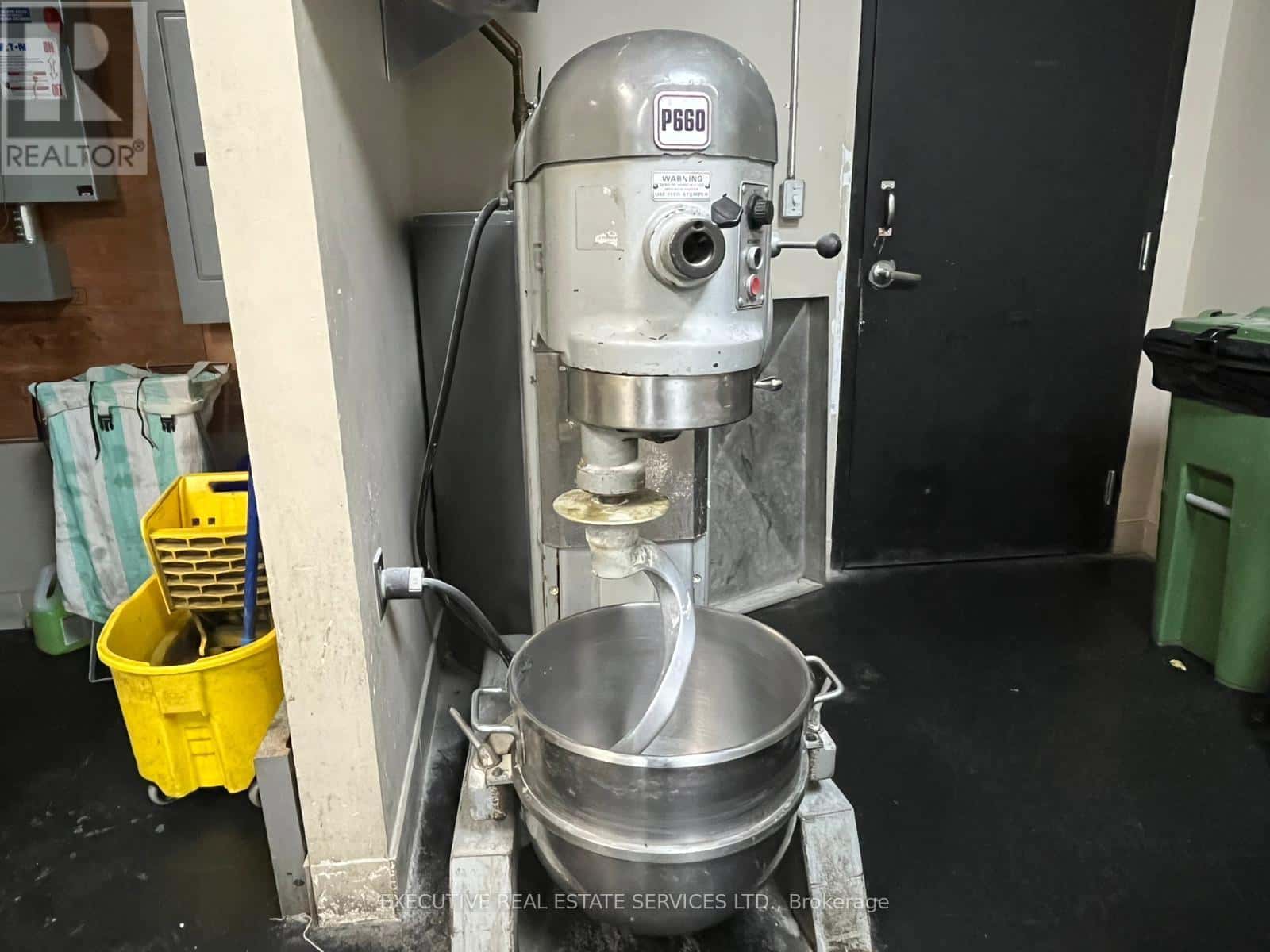 140 HIGHWAY 8 — Hamilton (Stoney Creek) - Photo 5 of 11