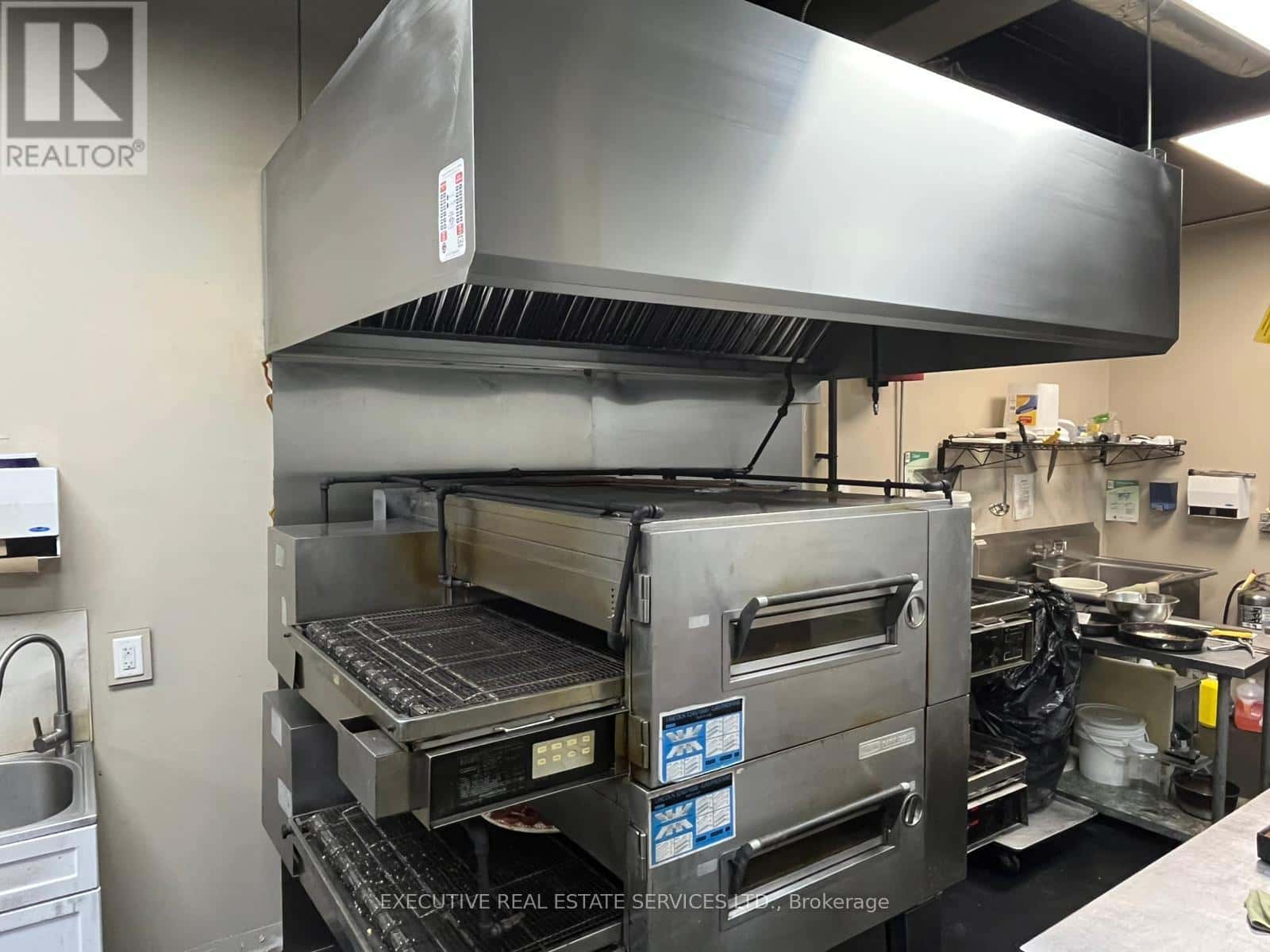 140 HIGHWAY 8 — Hamilton (Stoney Creek) - Photo 2 of 11