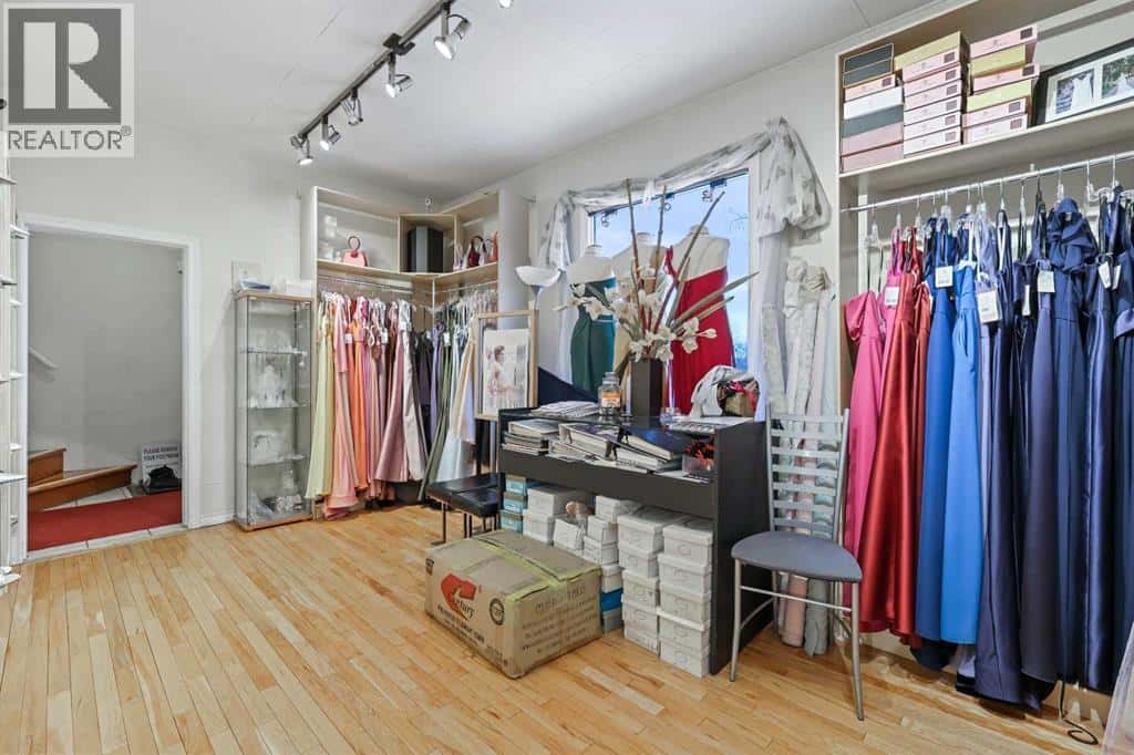 Calgary — Calgary - Photo 2 of 17