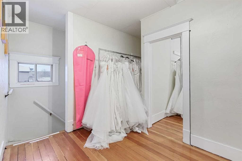 Calgary — Calgary - Main photo