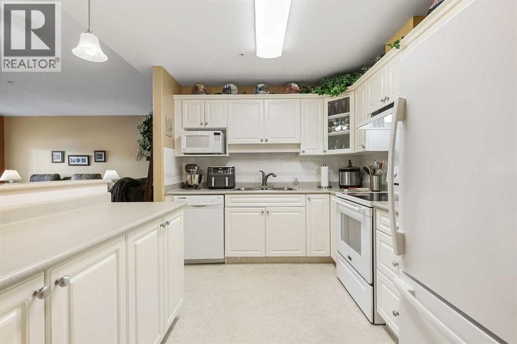 104, 43 Westlake Circle — Strathmore - Main photo