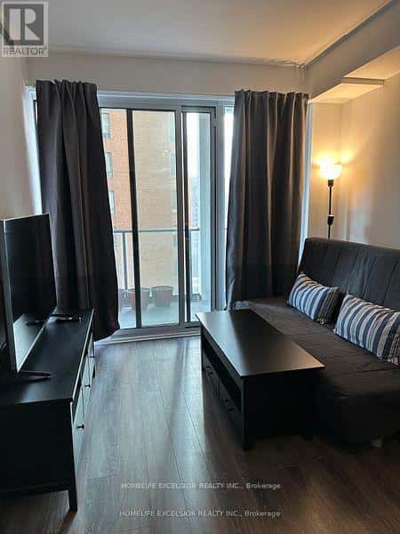 Toronto (Bay Street Corridor) — Toronto (Bay Street Corridor) - Photo 4 of 26