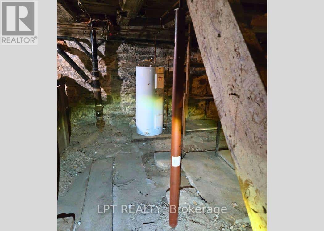 47 VICTORIA STREET — Arnprior - Photo 5 of 12