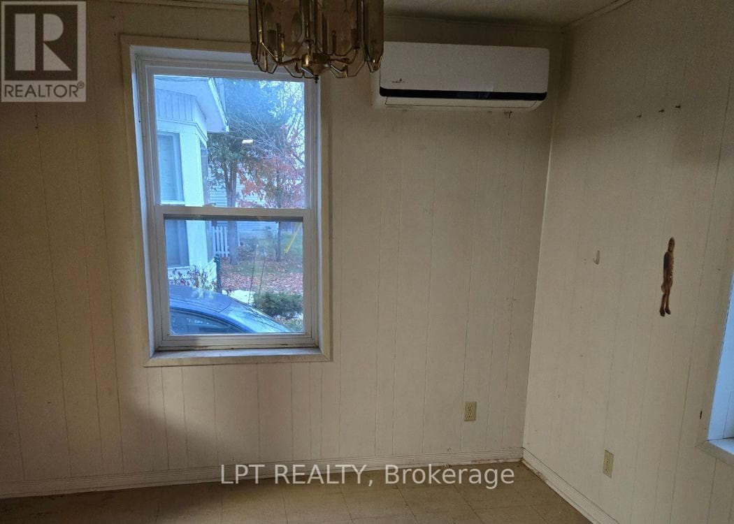 47 VICTORIA STREET — Arnprior - Main photo