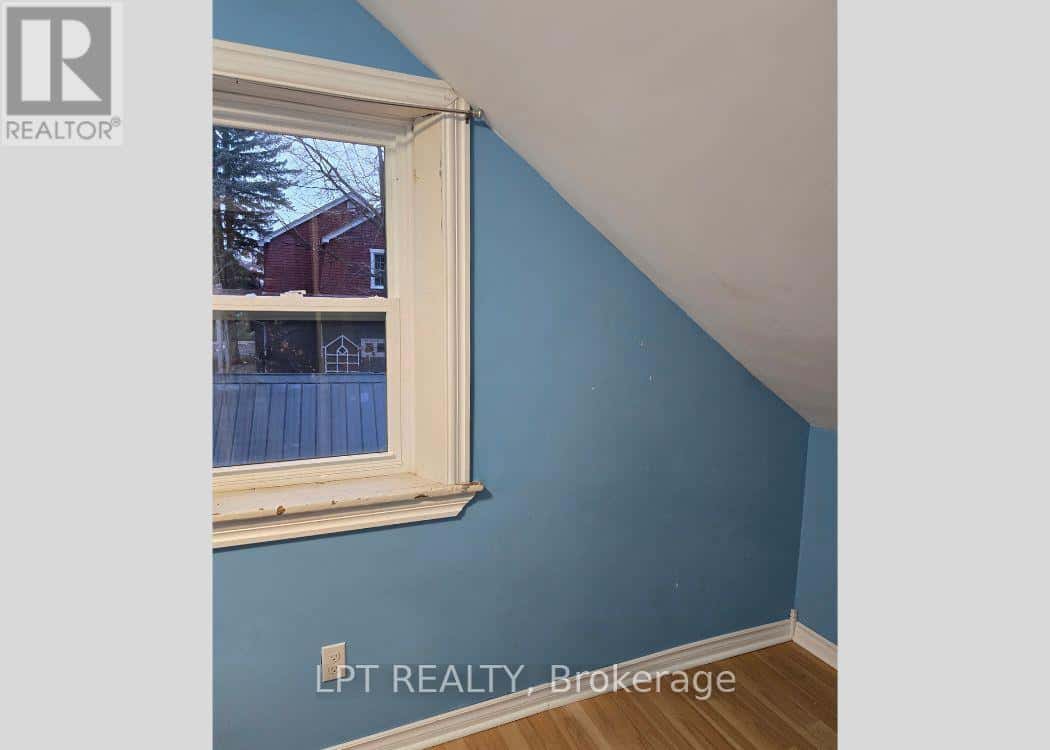 47 VICTORIA STREET — Arnprior - Photo 2 of 12