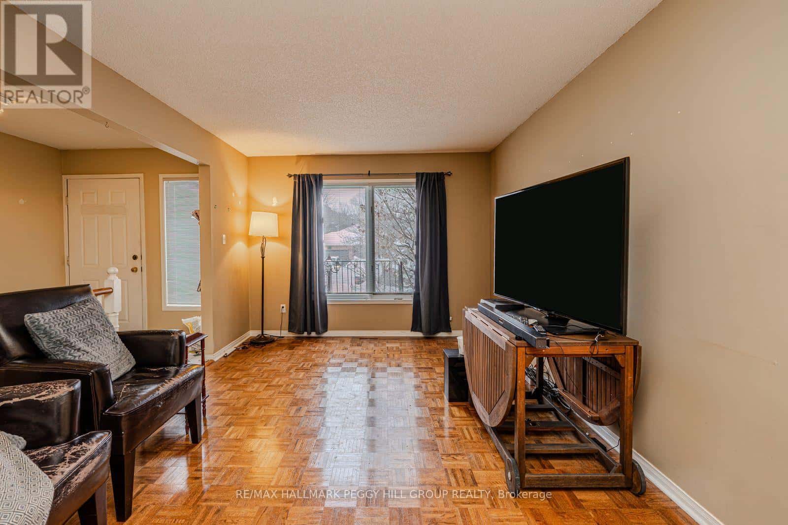 Innisfil (Alcona) — Innisfil (Alcona) - Photo 2 of 10