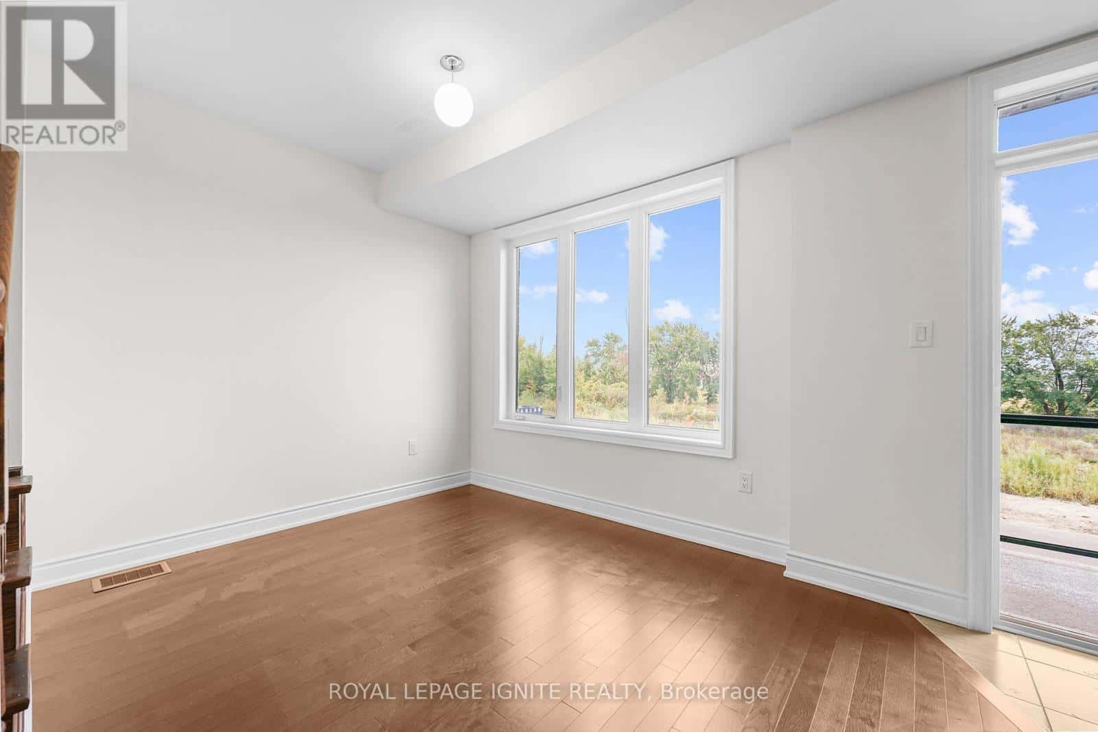 70 THULE STREET — Vaughan (Vellore Village) - Photo 5 of 40