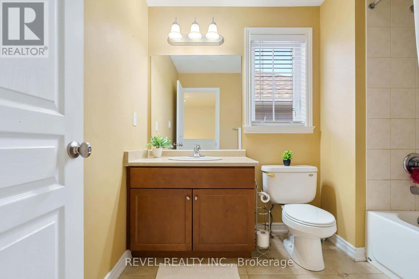 Hamilton (Binbrook) — Hamilton (Binbrook) - Photo 5 of 50