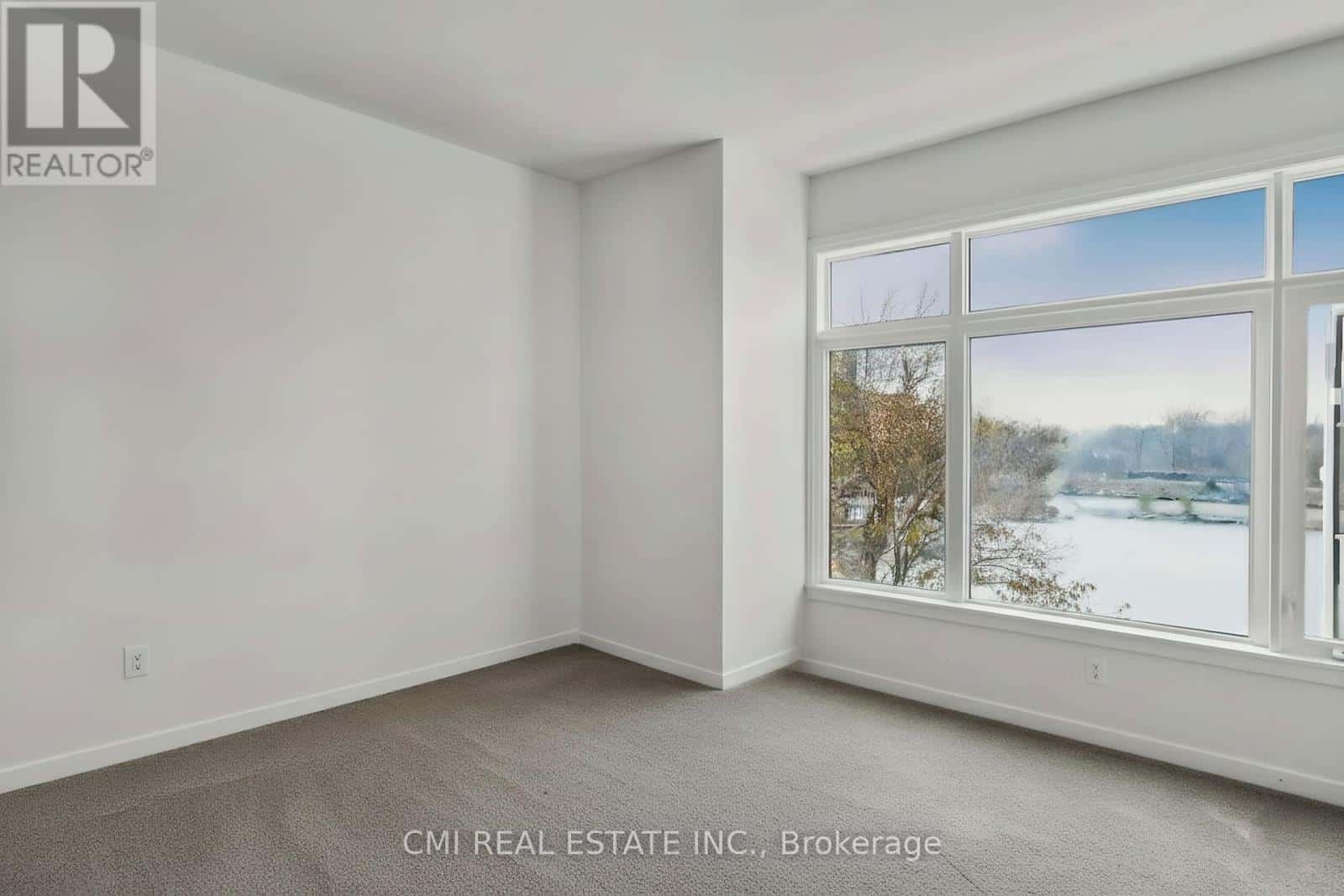 Woodstock (Woodstock - North) — Woodstock (Woodstock - North) - Photo 3 of 48