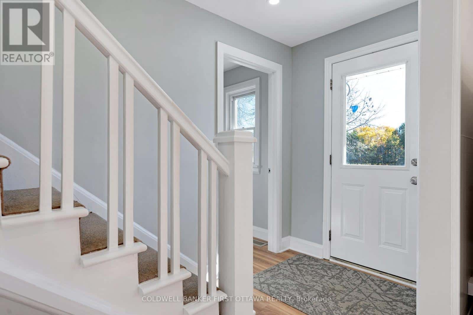 3004 RIDEAU FERRY ROAD — Perth, Ontario - Photo 5 of 47