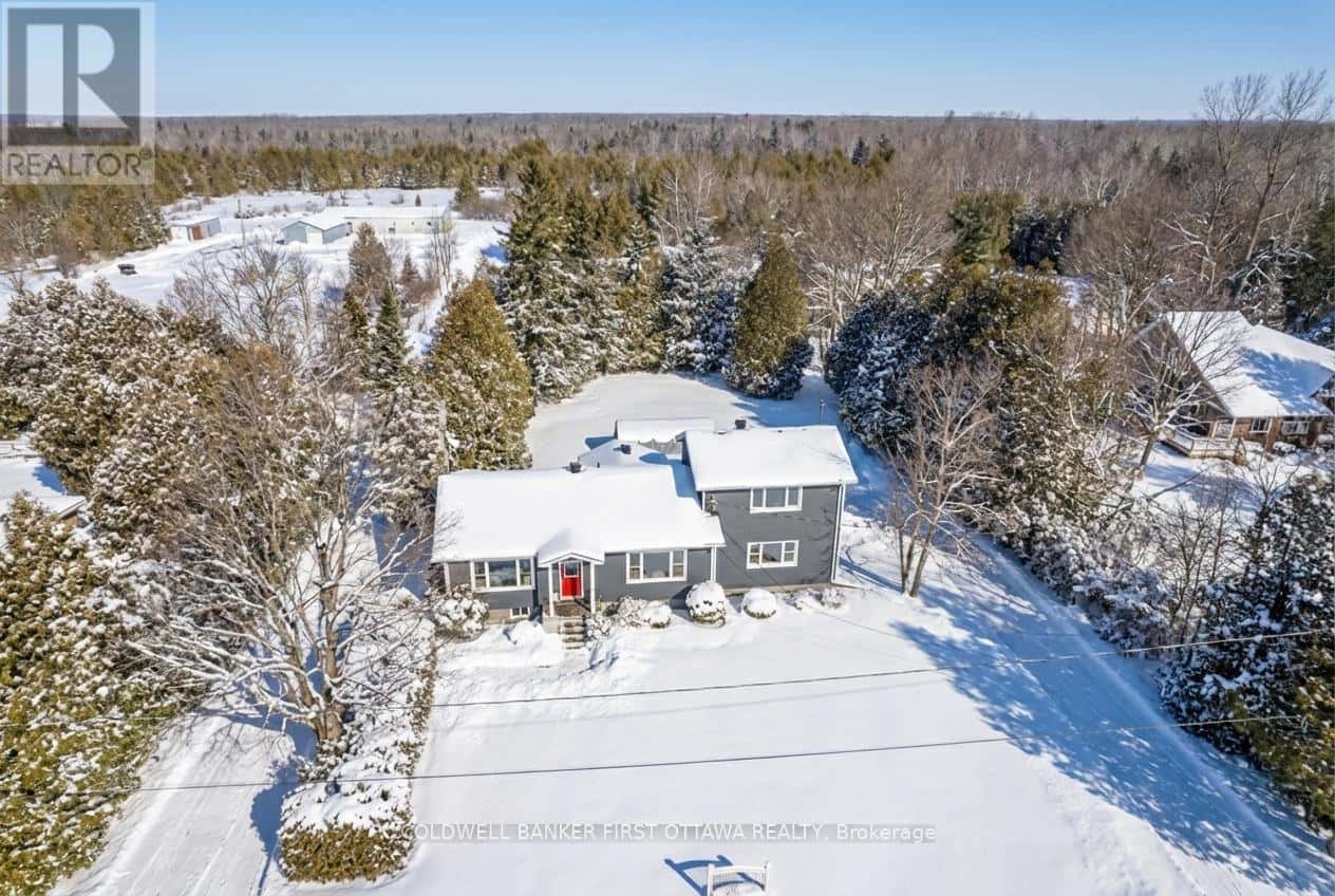 352 HIGHWAY 15 — Rideau Lakes, Ontario - Photo 2 of 47