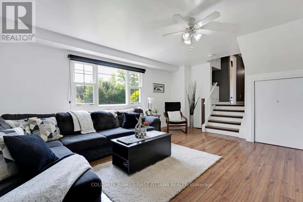 352 HIGHWAY 15 — Rideau Lakes, Ontario - Photo 5 of 47