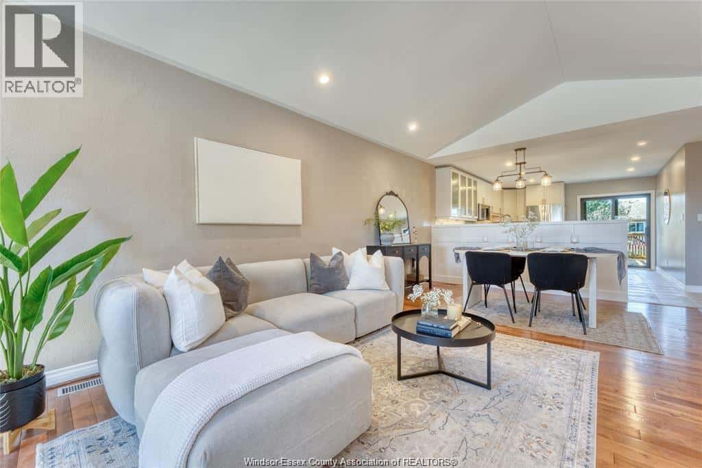 LaSalle — LaSalle - Photo 2 of 30