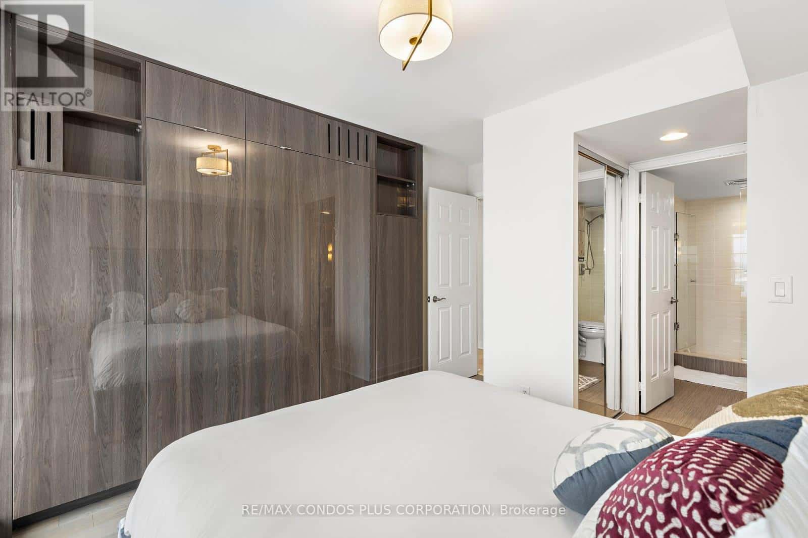 Toronto (Moss Park) — Toronto (Moss Park) - Photo 5 of 17