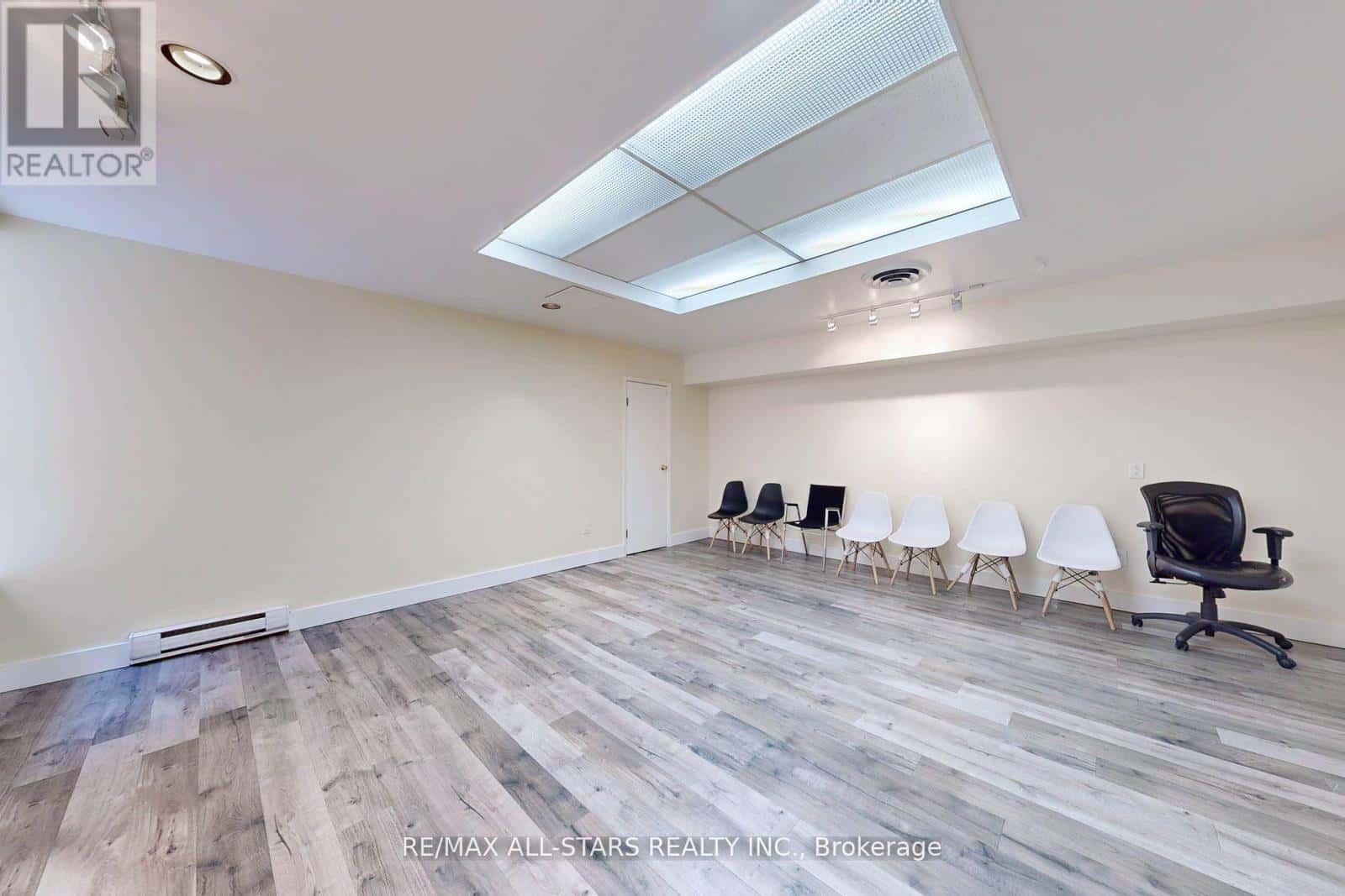 304 - 66 GERRARD STREET E — Toronto (Church-Yonge Corridor) - Photo 2 of 7