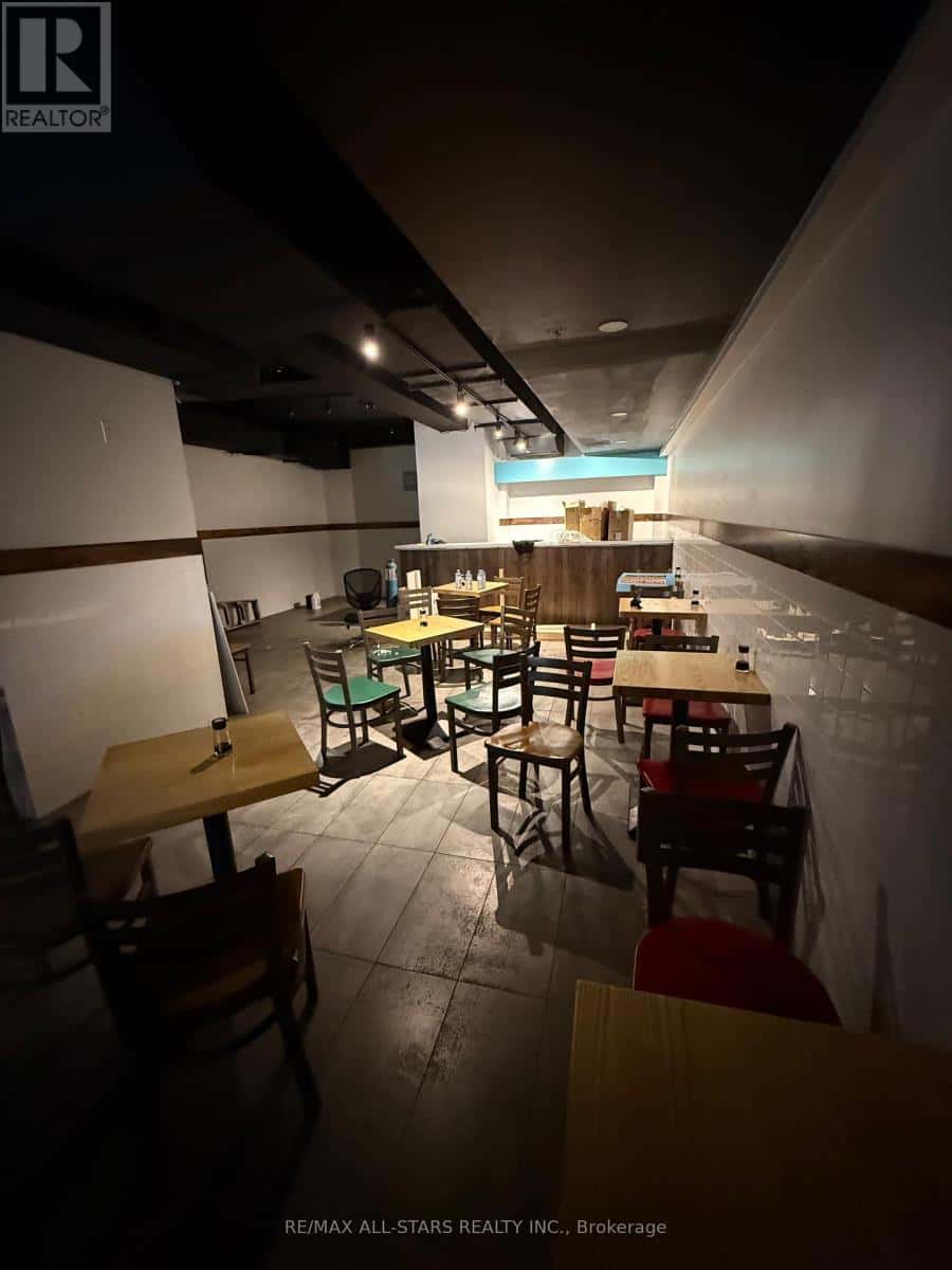 Toronto (Kensington-Chinatown) — Toronto (Kensington-Chinatown) - Photo 2 of 8