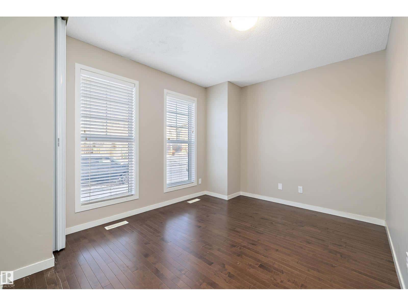 Edmonton — Edmonton - Photo 2 of 21