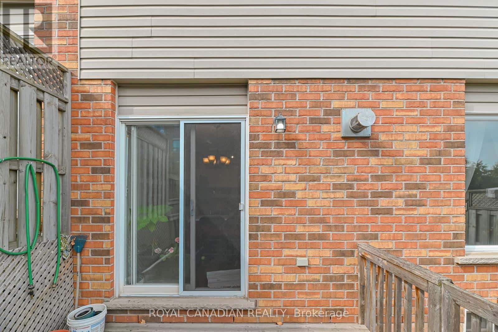 53 - 311 HIGHWAY 8 — Hamilton (Stoney Creek) - Photo 5 of 46