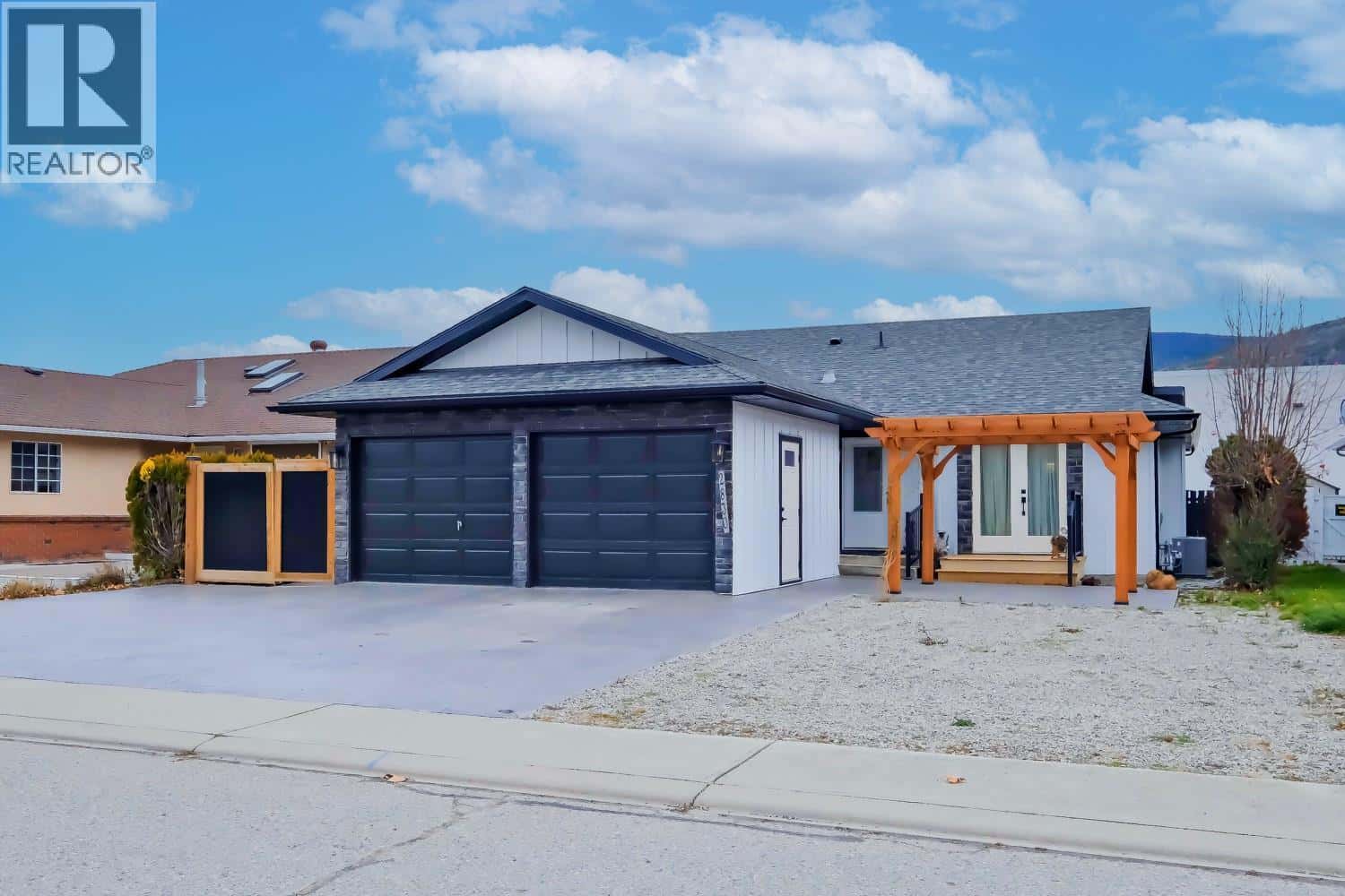 Penticton — Penticton - Photo 2 of 33