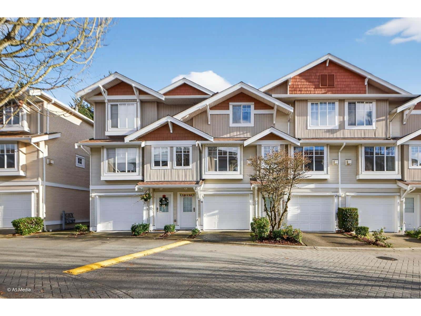 Surrey — Surrey - Photo 3 of 29