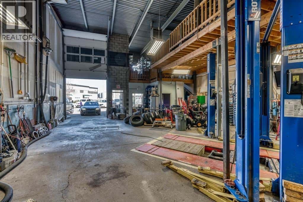 Calgary — Calgary - Photo 2 of 13