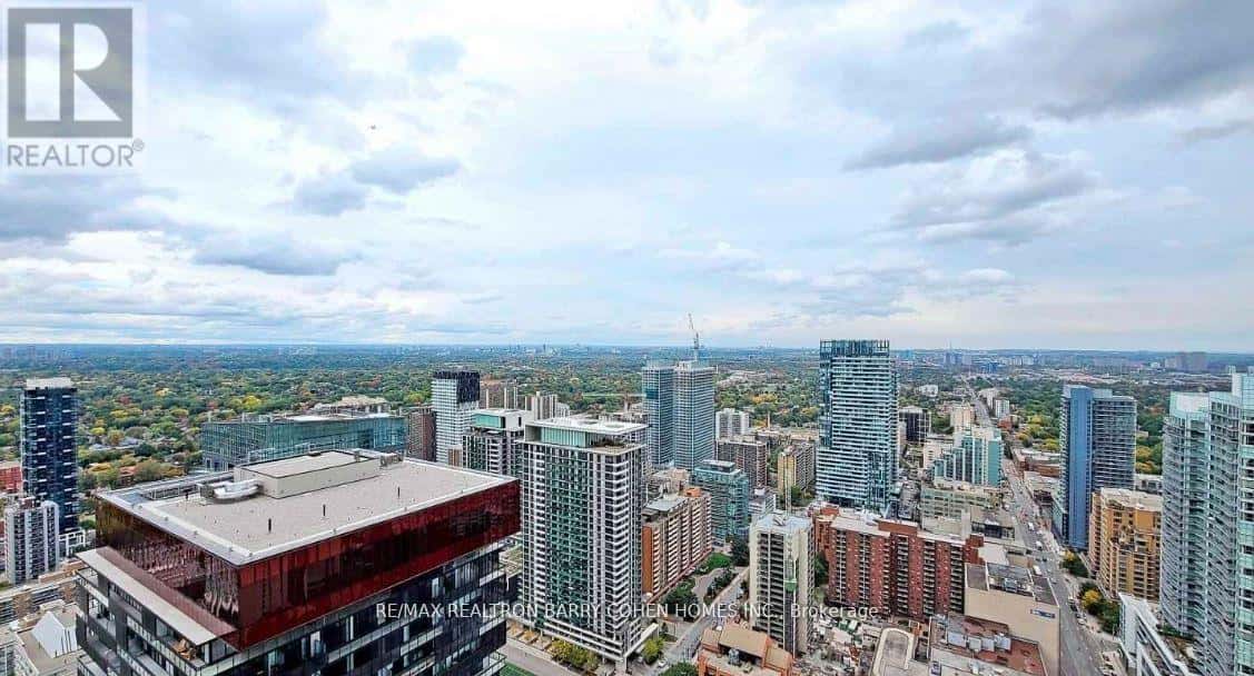 3909 - 8 EGLINTON AVENUE E — Toronto (Mount Pleasant West) - Photo 4 of 14