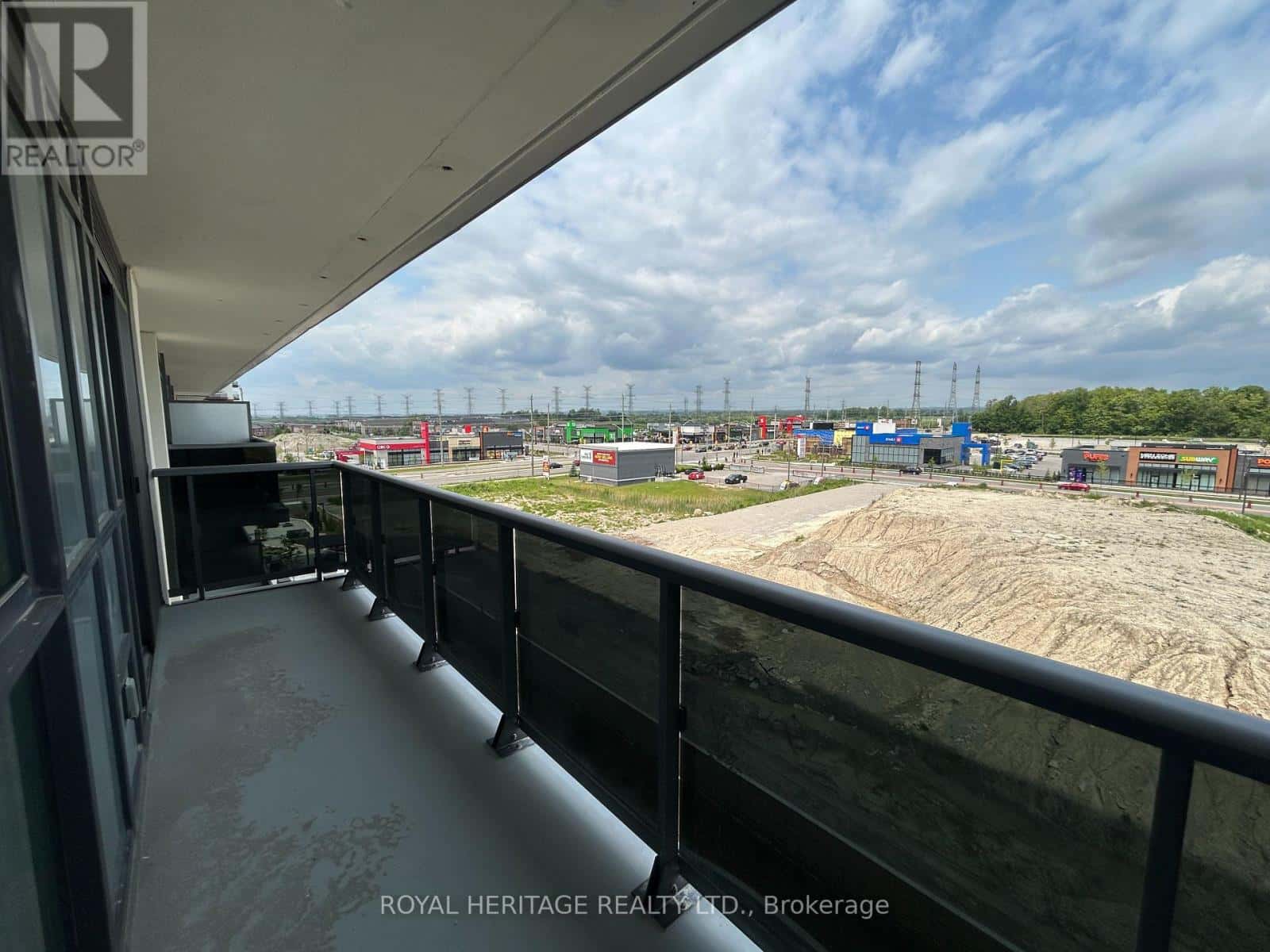 Oshawa (Windfields) — Oshawa (Windfields) - Photo 2 of 25