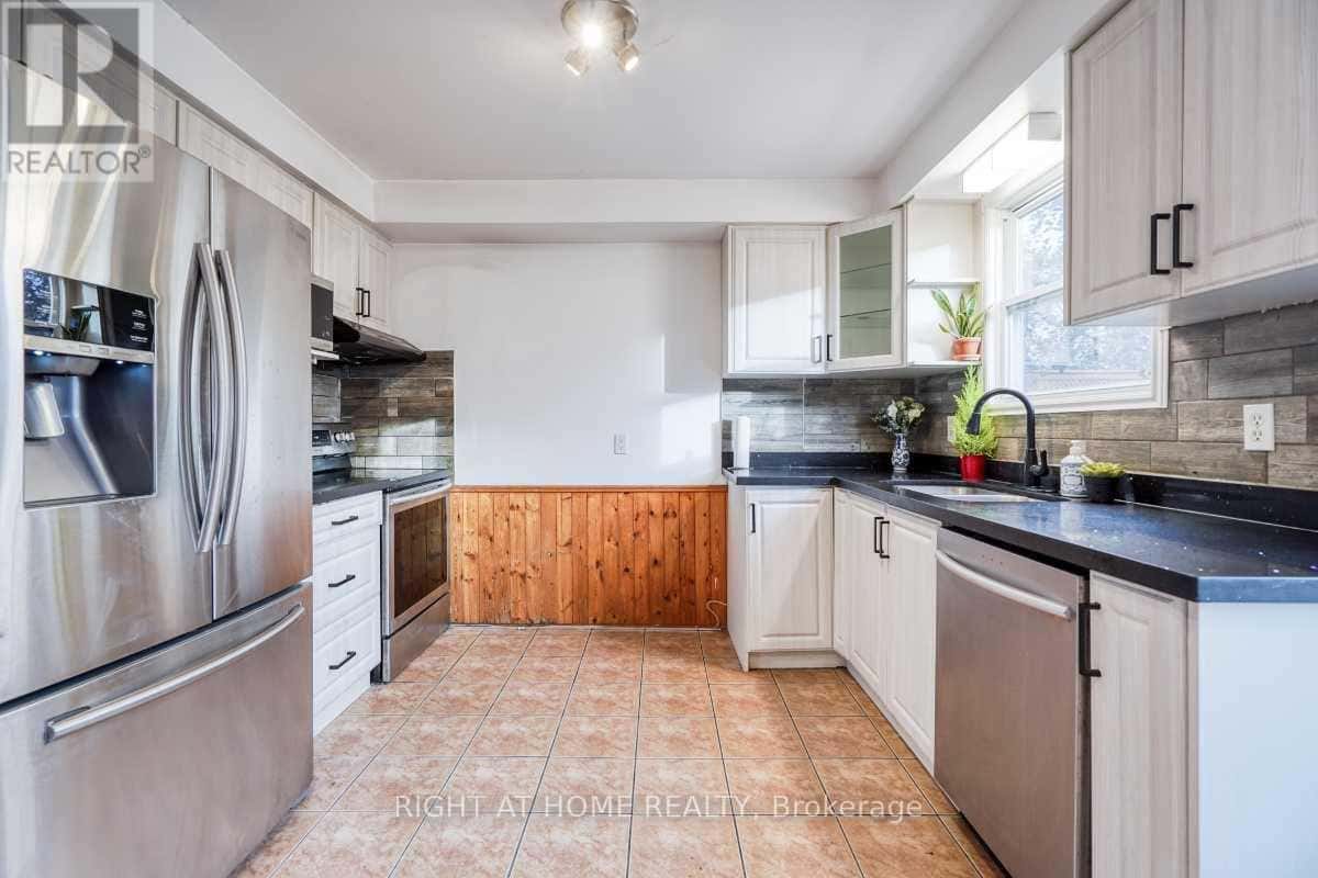 Oshawa (Lakeview) — Oshawa (Lakeview) - Photo 4 of 29