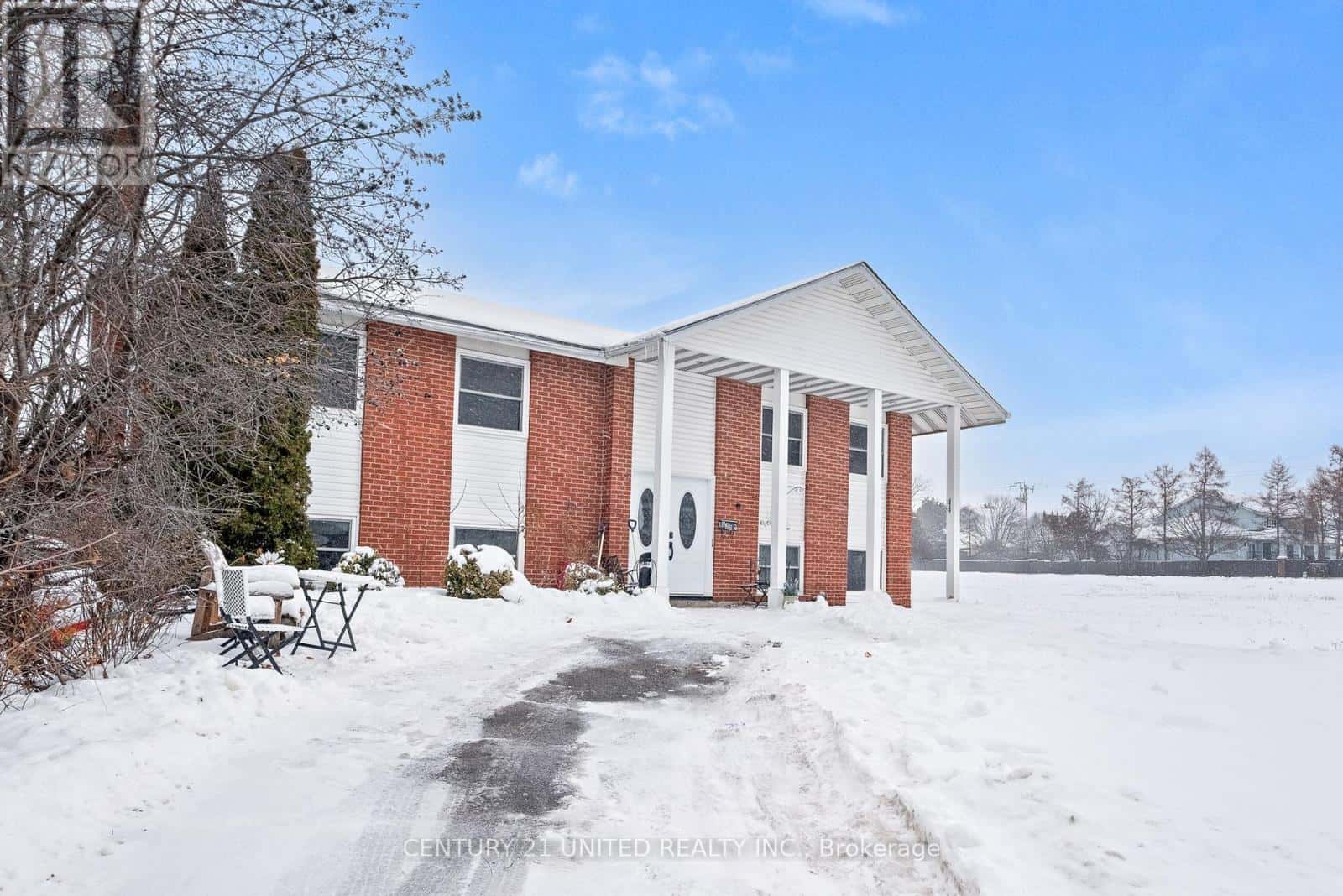 Cobourg — Cobourg - Photo 3 of 25