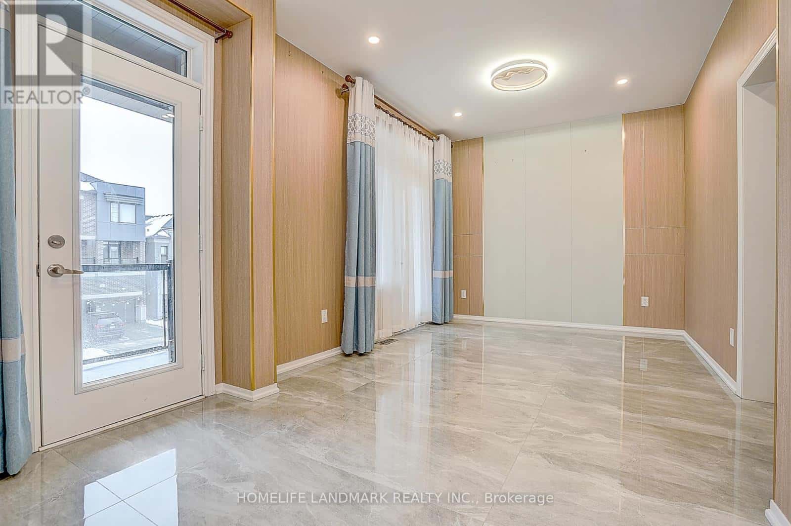 Richmond Hill — Richmond Hill - Photo 5 of 50