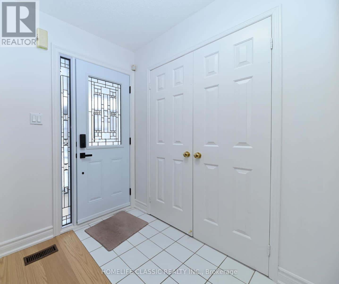 Vaughan (Maple) — Vaughan (Maple) - Photo 3 of 22