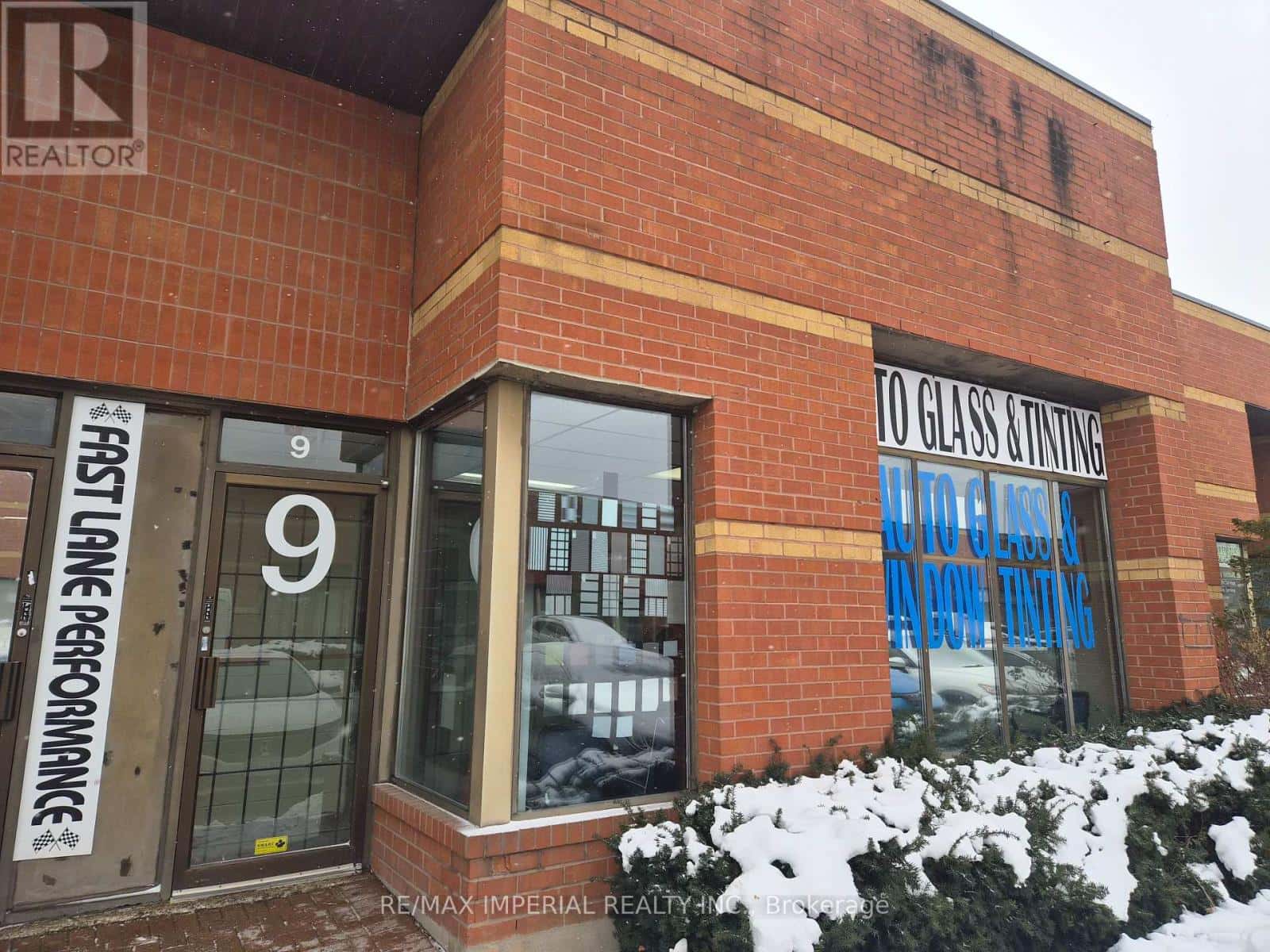 9-10 - 8600 KEELE STREET — Vaughan (Concord) - Photo 4 of 12