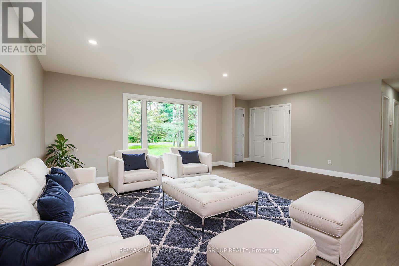 16 HILLVIEW CRESCENT — Springwater, Ontario - Photo 5 of 16