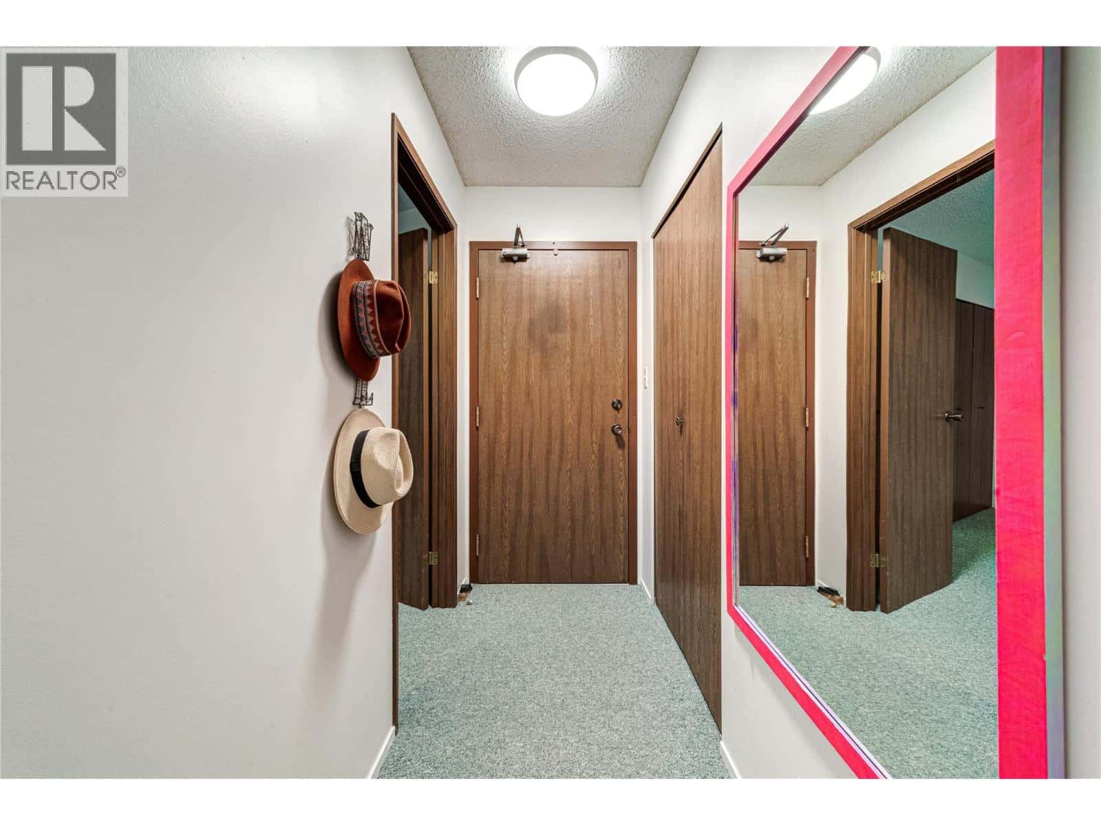 Elkford — Elkford - Photo 2 of 32