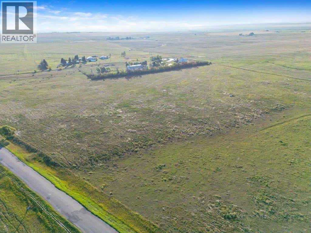 48143 Coal Trail W — Rural Foothills County, Alberta - Photo 4 of 33