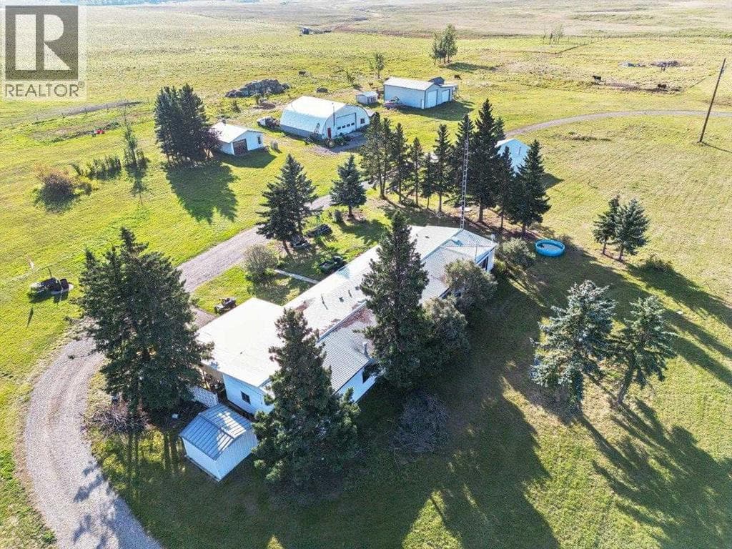 48143 Coal Trail W — Rural Foothills County, Alberta - Main photo