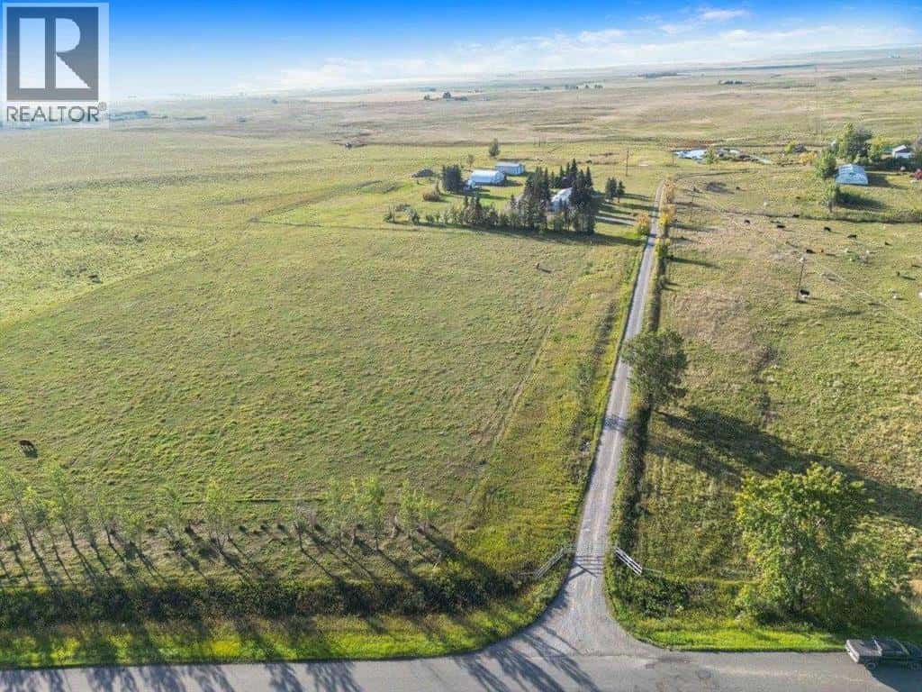 48143 Coal Trail W — Rural Foothills County, Alberta - Photo 3 of 33