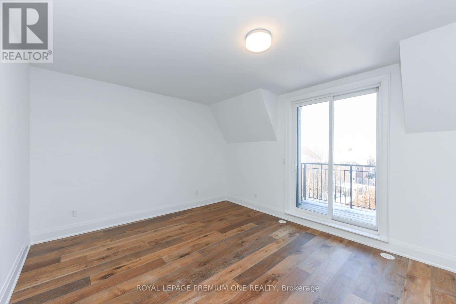 Mississauga (Streetsville) — Mississauga (Streetsville) - Photo 2 of 34