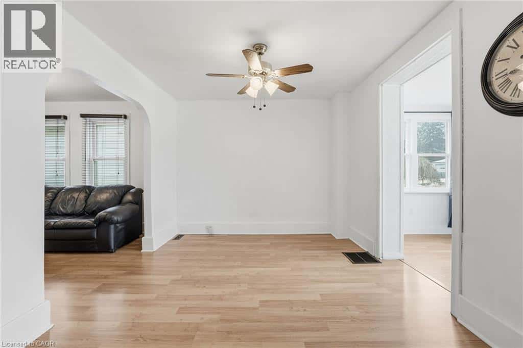 Welland — Welland - Photo 5 of 45