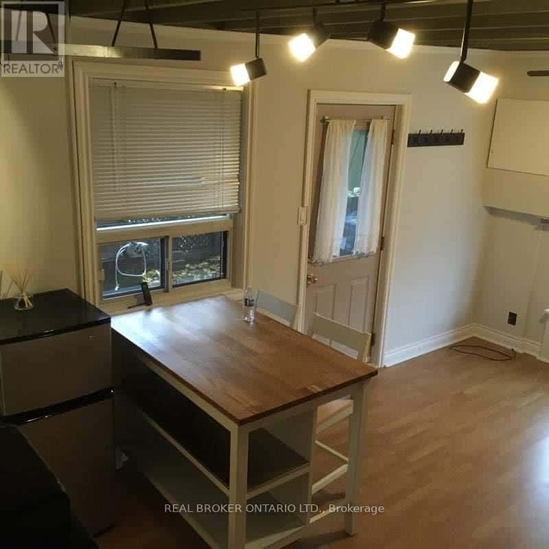 Toronto (Birchcliffe-Cliffside) — Toronto (Birchcliffe-Cliffside) - Photo 3 of 11