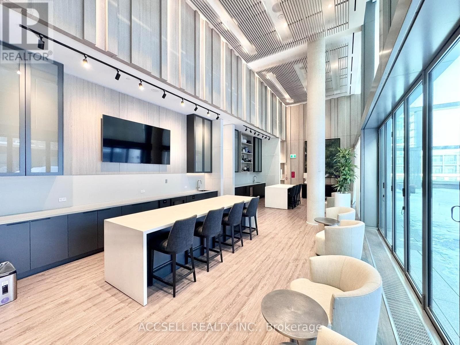 Vaughan (Vaughan Corporate Centre) — Vaughan (Vaughan Corporate Centre) - Main photo