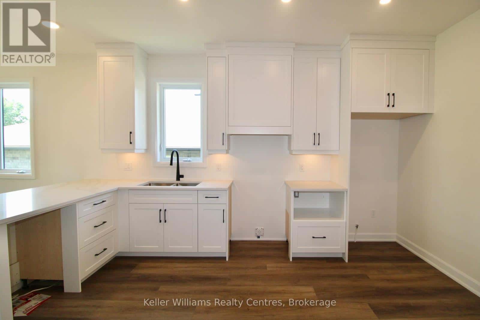 Hanover — Hanover - Photo 2 of 17